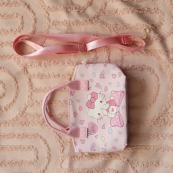 Hello Kitty Handbag with adjustable shoulder strap, pink 💗.  NWOT. - Picture 6 of 10